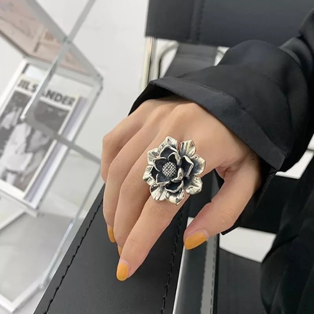 🌟NEW LAUNCH🌟 925 Silver vintage flower shape adjustable ring